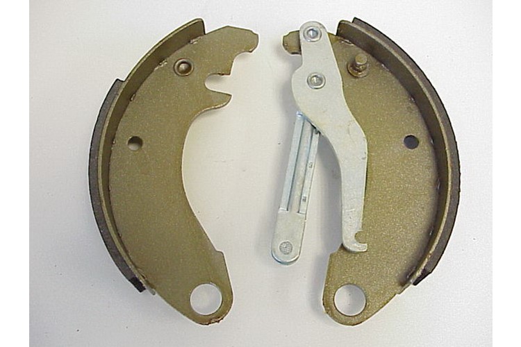 BRAKE SHOES FRONT