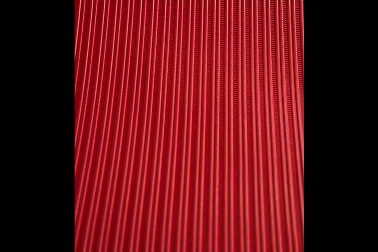 Capote rouge cinnabre avec fermeture extérieure